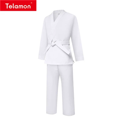 Musta karate univormu